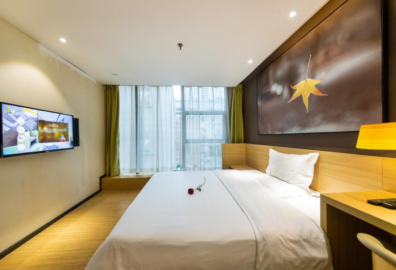 Iu Hotel Chongqing Jiefangbei Esterno foto