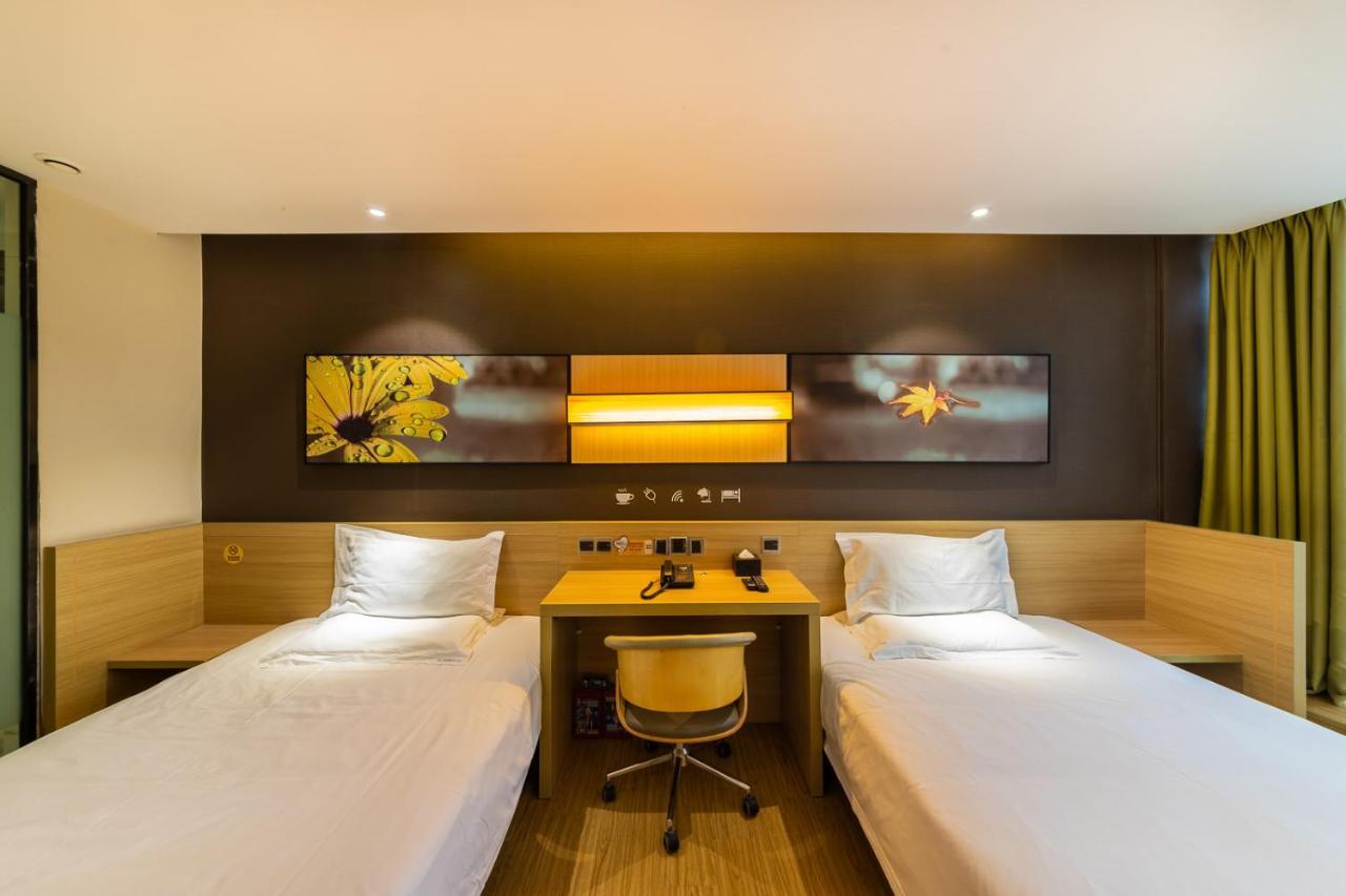 Iu Hotel Chongqing Jiefangbei Esterno foto